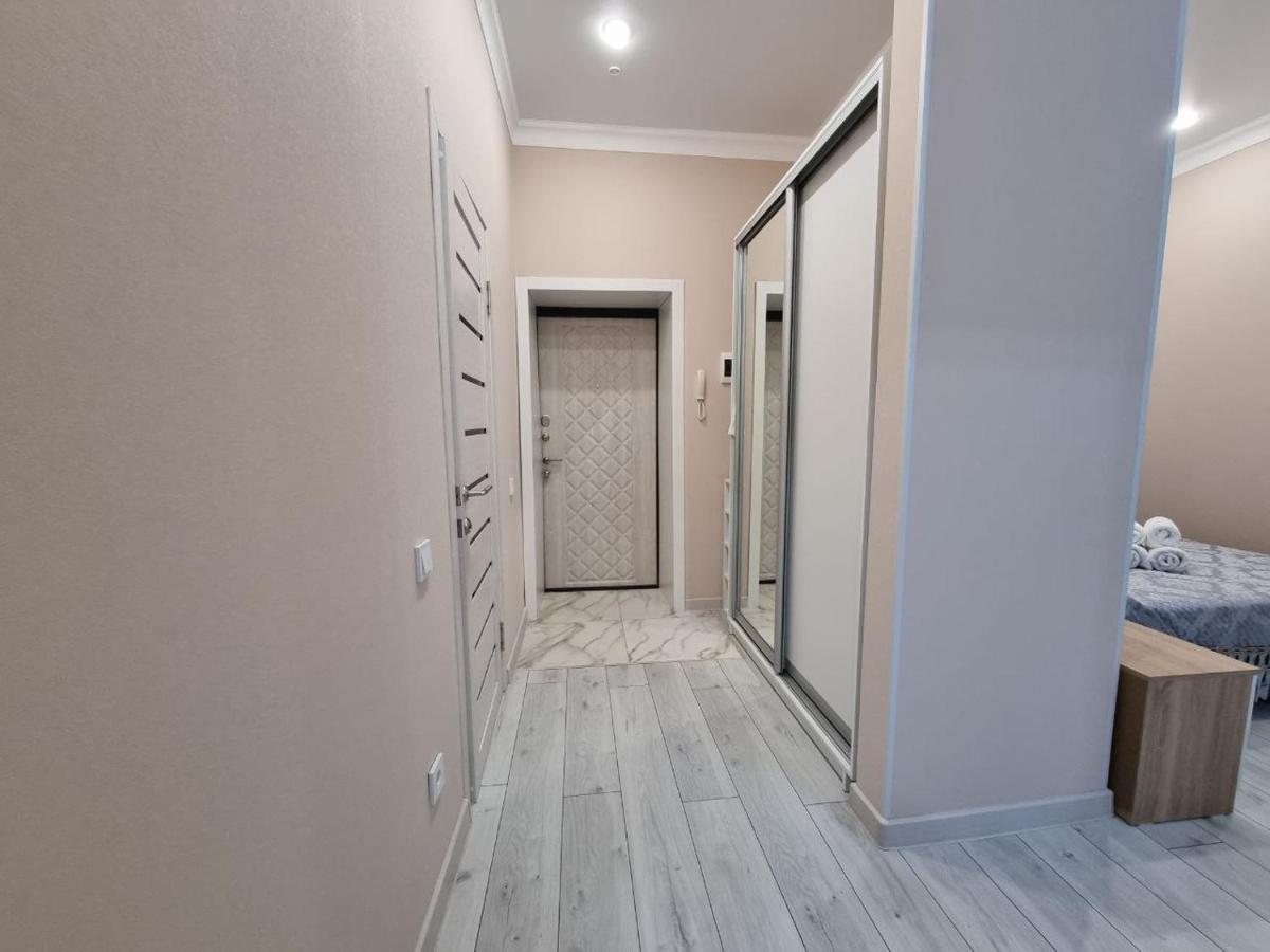 1 Комнатная Рядом C Expo, Mega Silk Way Appartement Astana Buitenkant foto